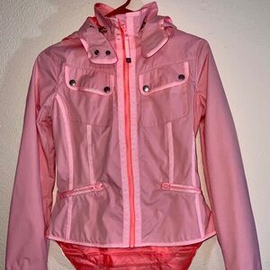 LULULEMON RARE Pink rain jacket with detachable hood size Small